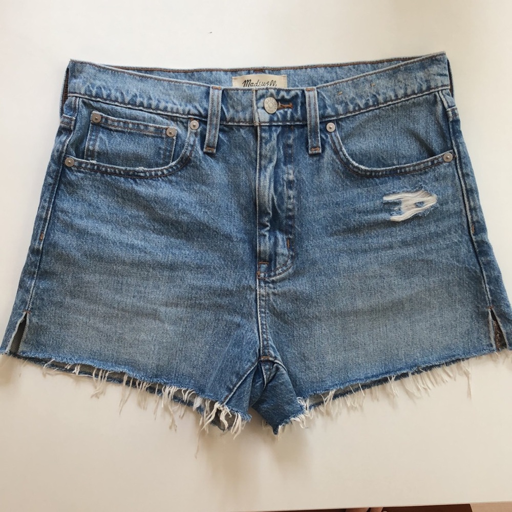 Madewell Relaxed Denim Shorts in Madera Wash